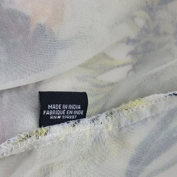 Tolani Floral Boho Tunic Top Womens Size Small Tassel Tie V Neck Sheer India - Picture 10 of 12